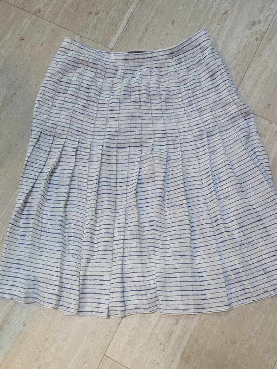 Vince Dresses & Skirts - Vince White/Blue Pleated Midi Skirt